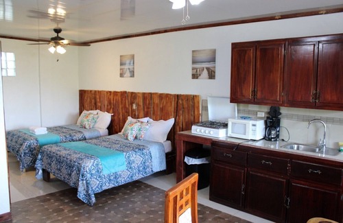 San Isidro Cama Y Desayuno | Wonderful climate at 4000ft. Great views of the entire Central Valley!