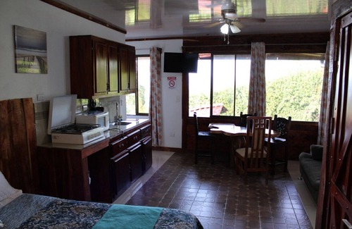 San Isidro Cama Y Desayuno | Wonderful climate at 4000ft. Great views of the entire Central Valley!