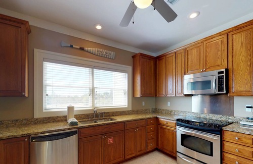 Plantation Casa | Wonderful dog-friendly home with elevator, grill, on-site outdoor pools and gym