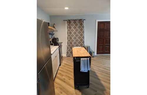 Wilmington Cabaña | Wonderful Downtown Cottage - Big Backyard - Pet Friendly!
