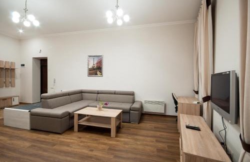 Uzhhorod Apartamento | Wonderful flat on city center (Mukachivska 4/14)
