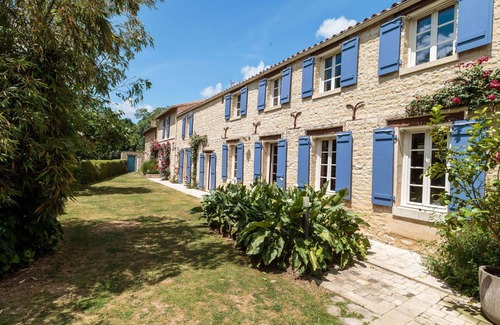 Mauze-sur-le-Mignon Casa | Maravillosa casa de vacaciones privada con piscina privada, WIFI, TV, terraza y mascotas permitida