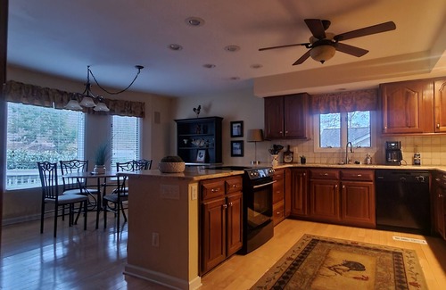 Tellico Village Casa | Ubicado en una cala de aguas profundas en el lago Tellico