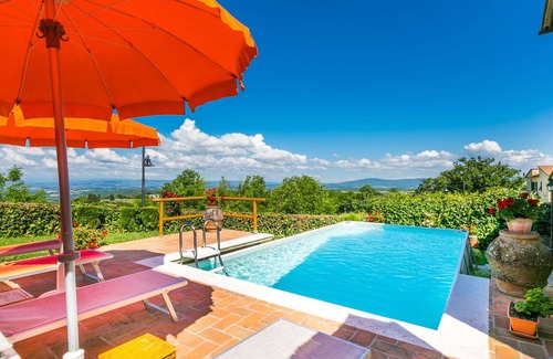 Castel San Gimignano Casa | Casa de vacaciones privada con WIFI, piscina privada, A/C, TV, patio, vista panorámica