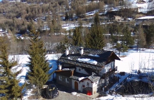 Cesana Torinese Chalet De Esquí | Maravilloso chalet en el campo, entre prados y el río.