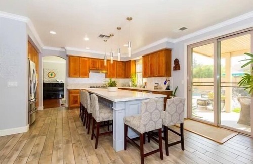 Roseville Casa | Maravillosa casa grande muy cerca de las atracciones!
