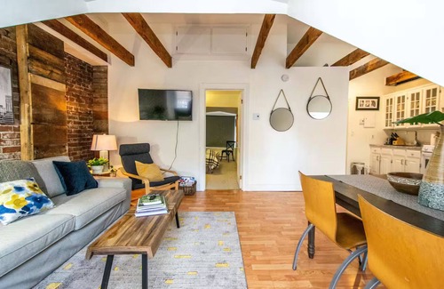Downtown Halifax Apartamento | Wonderful Loft in Historic DT