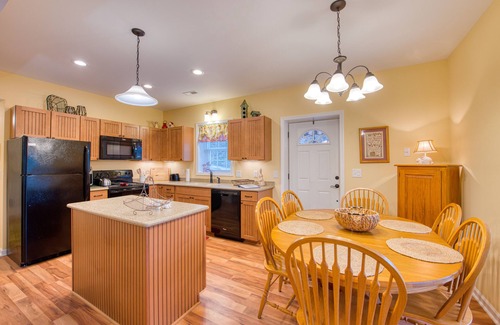 Lake Junaluska Casa | Wonderful lower-level home close to the lake with private entrance, WiFi, AC
