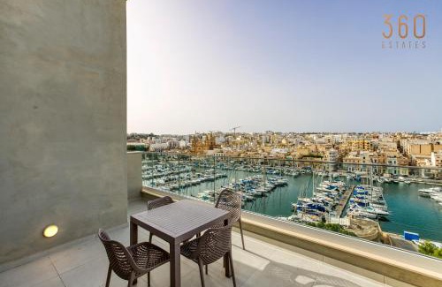 Pieta Apartamento | Wonderful marina 3BR home, with LUX interior w/AC by 360 Estates