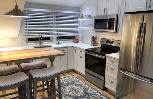 West of Town Casa | Wonderful Mid Island Gem