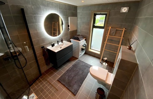 Dalsbygda Cabina | Wonderful, modern cabin, 15 minutes from Geiranger