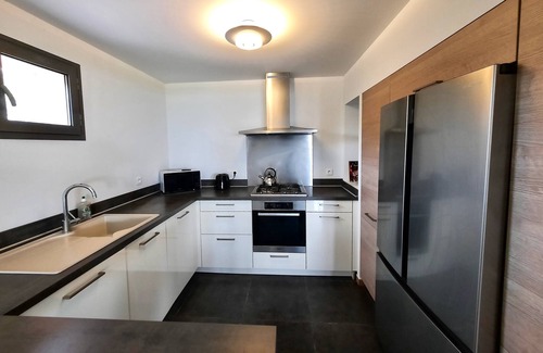 Sagone Apartamento | Alquiler moderno magnífico: impresionantes vistas al mar a 3 minutos de la playa