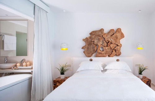 Elia Apartamento | Wonderful Myconian Villa Prestige Guestroom Seaview Guest Room B Amazing Sea Views Private Jacuzzi Elia Beach