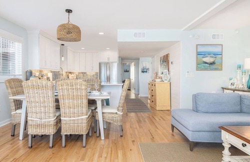 Charleston County Condominio | Wonderful Oceanfront Condo overlooking Pool & Beach new renovations January 2025