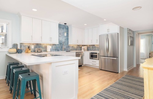 Charleston County Condominio | Wonderful Oceanfront Condo overlooking Pool & Beach new renovations January 2025