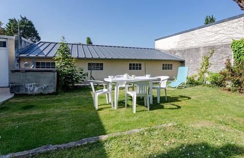 Le Home Casa | Preciosa casa de vacaciones privada para 4 personas con WIFI, TV, mascotas permitida y aparcamiento