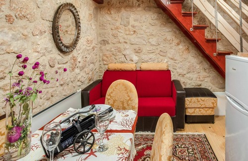 Polje Casa | Maravillosa casa de vacaciones privada con A/C, WIFI, TV, patio, mascotas permitida y aparcamiento