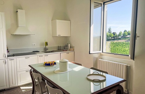 Castel Rocchero Casa | Preciosa casa de vacaciones privada con WIFI, terraza, vista panorámica y aparcamiento
