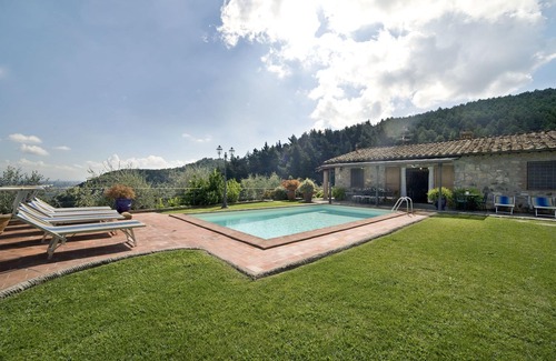 SantʼAndrea di Compito Villa | Estupenda casa de vacaciones privada con WIFI, piscina privada, A/C, TV, terraza, cerca de Lucca