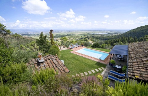 SantʼAndrea di Compito Villa | Estupenda casa de vacaciones privada con WIFI, piscina privada, A/C, TV, terraza, cerca de Lucca