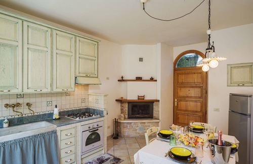 Stazzema Casa | Estupenda casa de vacaciones privada con WIFI, TV, terraza, mascotas permitida y aparcamiento
