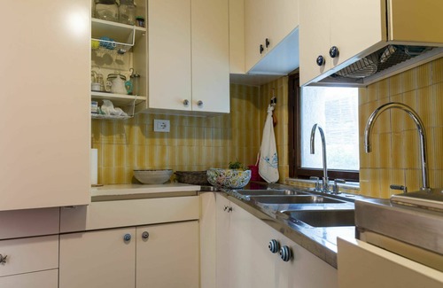 Santa Marinella Villa | Casa de vacaciones privada con WIFI, jacuzzi, A/C, TV, terraza, mascotas permitida, aparcamiento