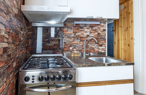 Villa di Tirano Casa | Estupenda casa de vacaciones privada para 7 personas con WIFI, A/C, TV, patio y mascotas permitida