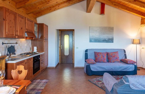 Peglio Casa | Preciosa casa de vacaciones privada con WIFI, TV, balcón, mascotas permitida y aparcamiento
