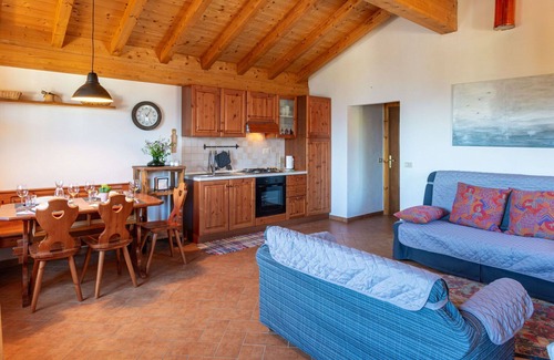 Peglio Casa | Preciosa casa de vacaciones privada con WIFI, TV, balcón, mascotas permitida y aparcamiento