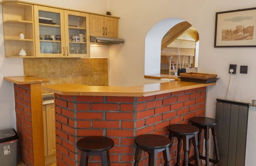 Balatonalmadi Casa | Estupenda casa de vacaciones privada con WIFI, TV, patio, mascotas permitida y aparcamiento