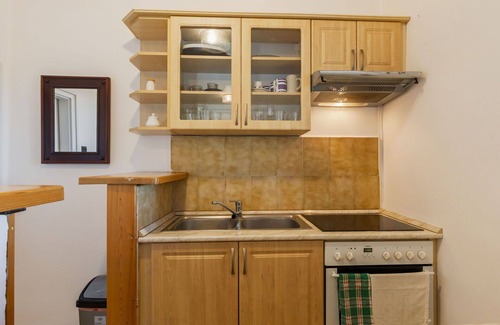 Balatonalmadi Casa | Estupenda casa de vacaciones privada con WIFI, TV, patio, mascotas permitida y aparcamiento