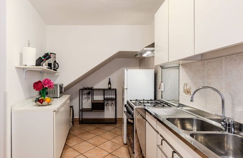 Claino Con Osteno Casa | Estupenda casa de vacaciones privada con WIFI, balcón, mascotas permitida y aparcamiento