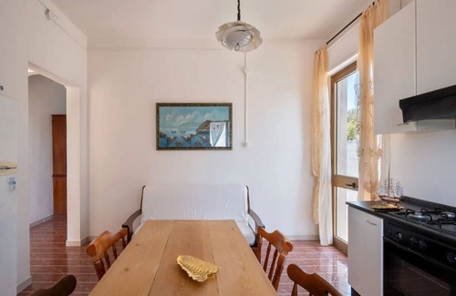 Padula Fede Villa | Estupenda casa de vacaciones privada para 6 personas con TV, patio y mascotas permitida