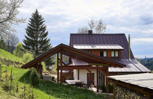 Tanvald Casa | Maravillosa casa de vacaciones privada con WIFI, TV, patio, mascotas permitida y vista panorámica