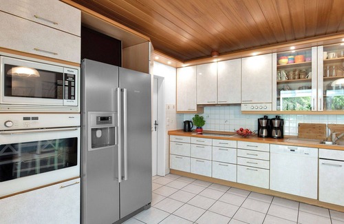 Butjadingen Casa | Preciosa casa de vacaciones privada con WIFI, TV, terraza, mascotas permitida y aparcamiento