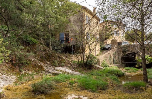 Saint-Montan Casa | Preciosa casa de vacaciones privada con WIFI, TV, terraza, vista panorámica, aparcamiento