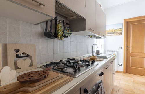 Villa Viani Casa | Casa de vacaciones privada con WIFI, terraza, mascotas permitida, vista panorámica, aparcamiento