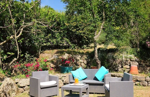 Santa Fiora Villa | Casa de vacaciones privada con piscina privada, WIFI, TV, patio, vista panorámica, aparcamiento