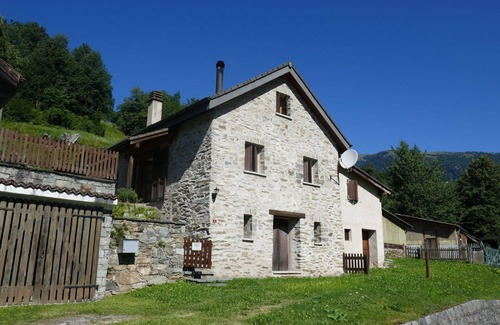 Negrentino Casa | Estupenda casa de vacaciones privada para 6 personas con WIFI, TV y mascotas permitida