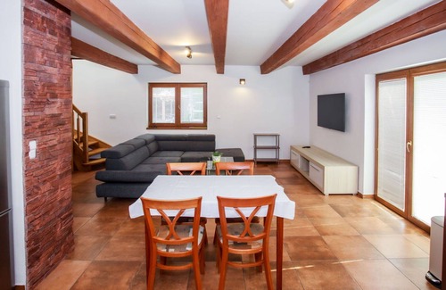 Zabovresky Casa | Estupenda casa de vacaciones privada para 4 personas con WIFI, TV y terraza