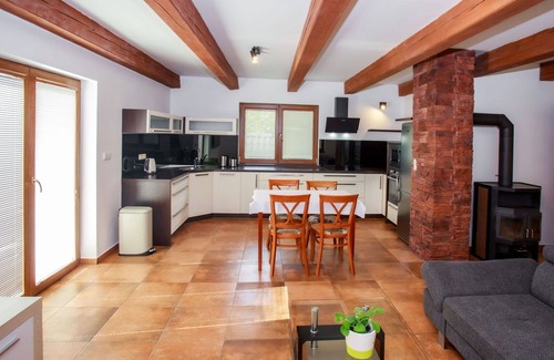 Zabovresky Casa | Estupenda casa de vacaciones privada para 4 personas con WIFI, TV y terraza