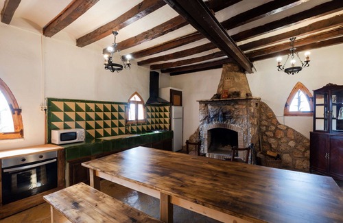 El Catllar Casa | Estupenda casa de vacaciones privada con piscina privada, WIFI, TV, vista panorámica, aparcamiento