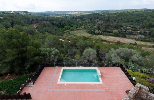 El Catllar Casa | Estupenda casa de vacaciones privada con piscina privada, WIFI, TV, vista panorámica, aparcamiento