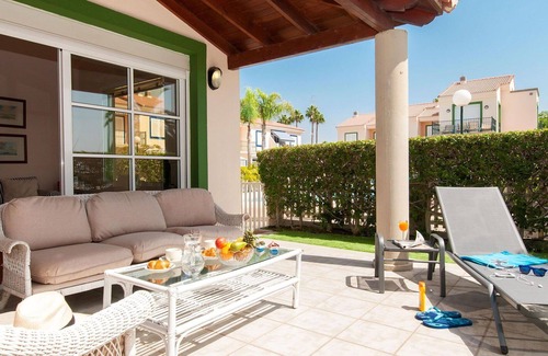 Pasito Blanco Casa | Preciosa casa de vacaciones privada con piscina, WIFI, TV, terraza, vista panorámica, aparcamiento