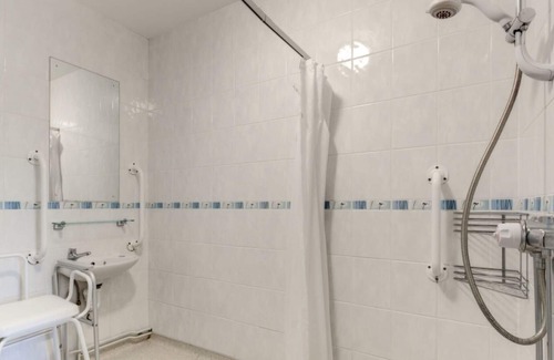 Cilmeri Casa | Preciosa casa de vacaciones privada para 4 personas con TV, patio y aparcamiento