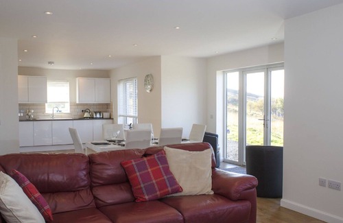 Tarskavaig Casa | Estupenda casa de vacaciones privada con WIFI, TV, mascotas permitida y vista panorámica