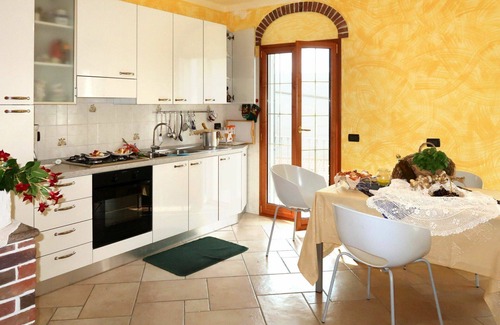 Caravonica Casa | Estupenda casa de vacaciones privada con WIFI, TV, terraza, vista panorámica y aparcamiento