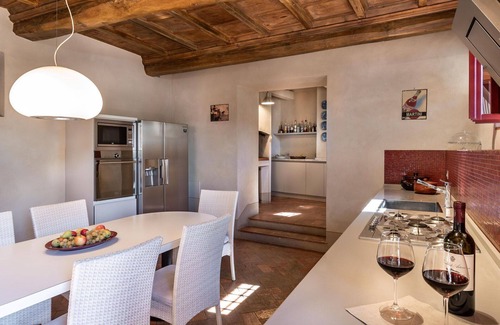 Villabuona Villa | Casa de vacaciones privada con WIFI, piscina privada, TV, patio, vista panorámica, cerca de Lucca
