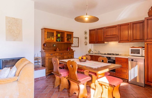 Trezzone Casa | Preciosa casa de vacaciones privada para 4 personas con WIFI, TV y patio