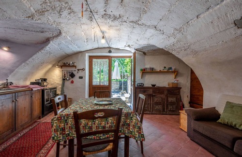 Roccabruna Casa | Estupenda casa de vacaciones privada para 4 personas con WIFI, TV y patio